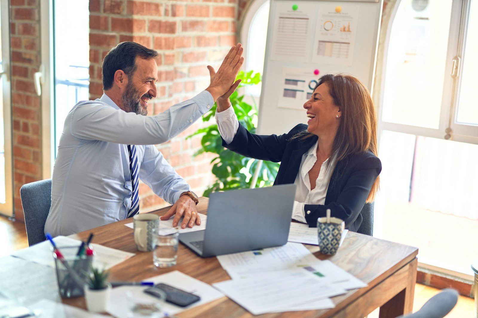 Broker and lending team working together